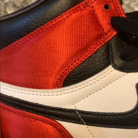 Women’s Air Jordan 1 “Satin” limited edition - Picture 8 of 8